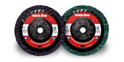İki Scotch-Brite Clean and Strip XT Pro Diski