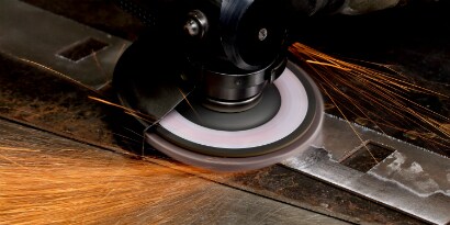Flap disk ile metal çapak alma
