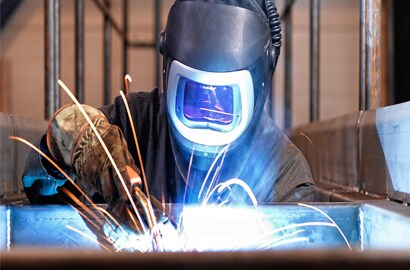 Speedglas maskeli kaynakçı